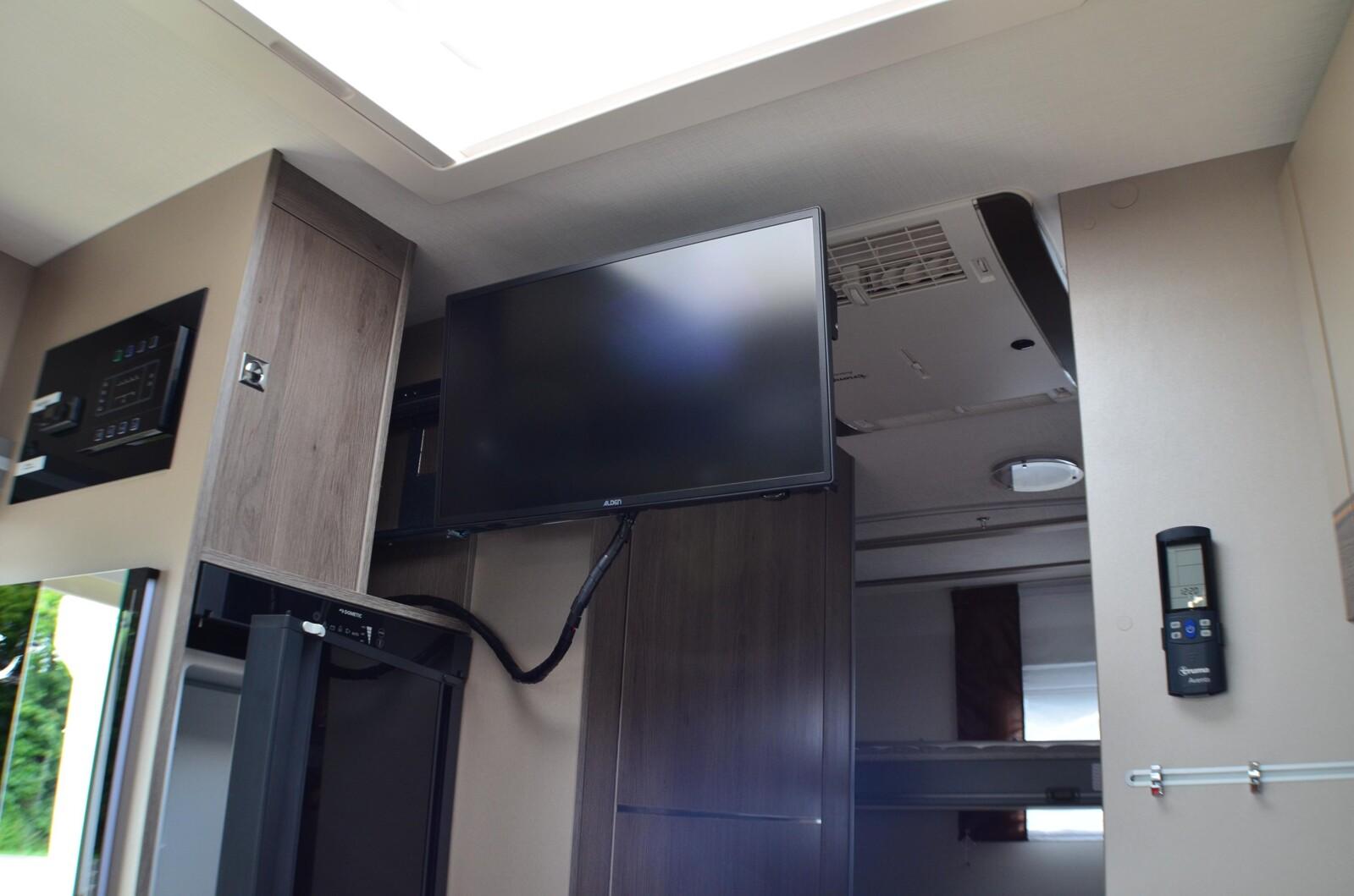 Chausson Teilintegriert Titanium Line 720 