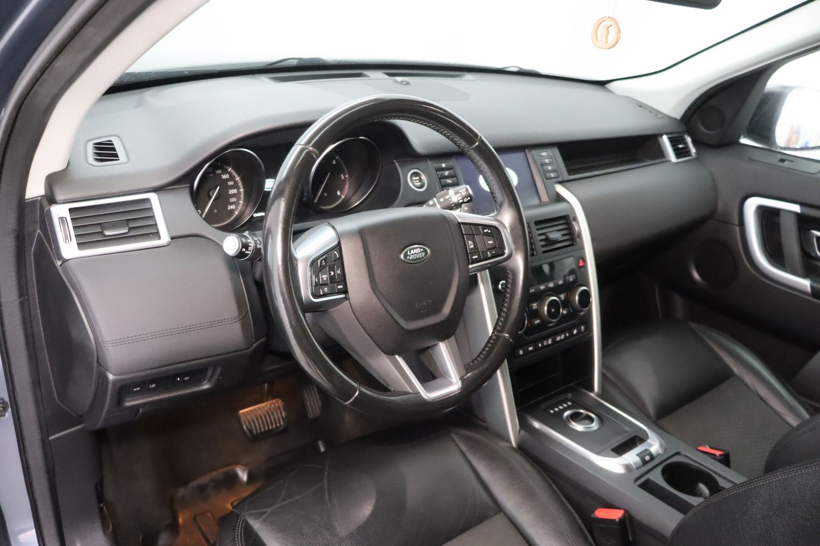 Fahrzeugabbildung Land Rover Discovery Sport 2.0 TD4 SE AWD