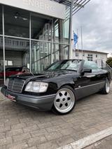 Mercedes-Benz E 220 Cabrio+Sehr guter Zustand+8fach+3Hand - Mercedes-Benz E 220 mit Benzin-Antrieb
