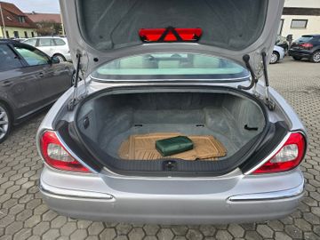 Jaguar XJ6 - 5