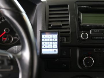 Volkswagen T5 Multivan 2.0TDI STANDHZ KLIMA SITZHZ AHK 7S