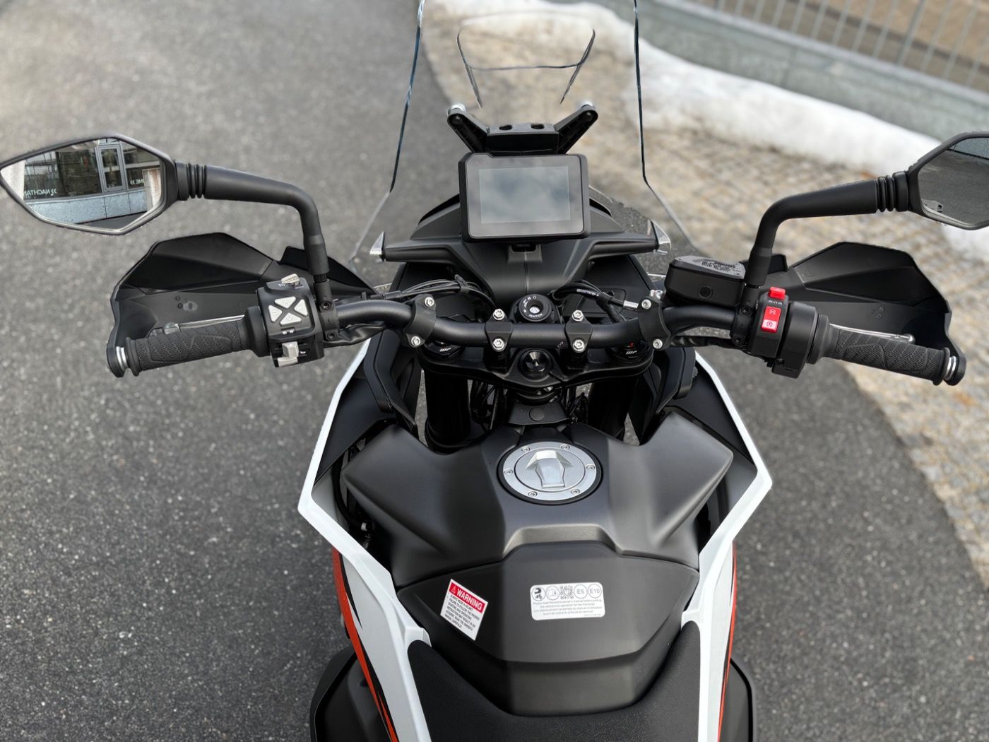 Fahrzeugabbildung KTM 790 Adventure 2026 Tech Pack inclusive