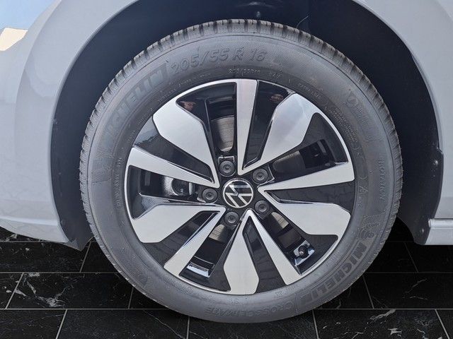 Fahrzeugabbildung Volkswagen Golf VIII TSI Move Kamera Navi LED VC