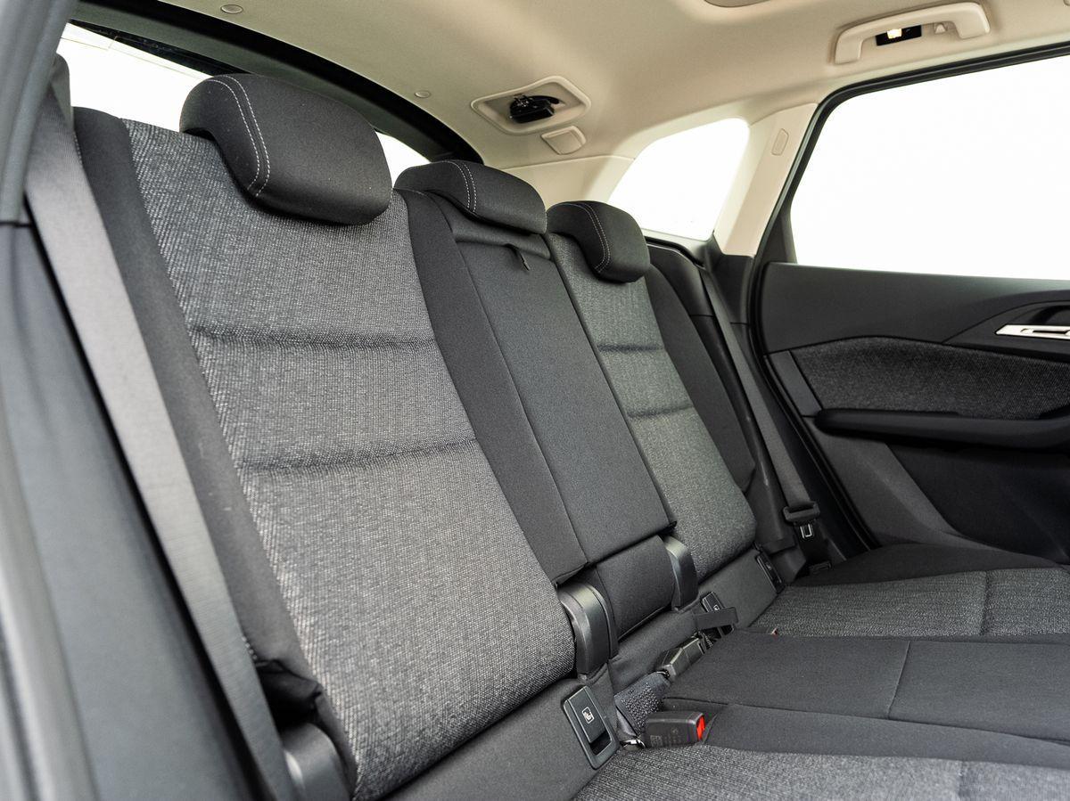 BMW 220i Active Tourer AHK PANO Alarm RFK ShadowL