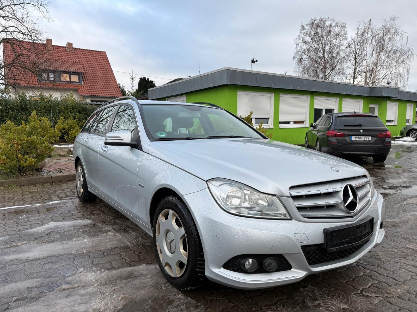 Mercedes-Benz C 200 C T-Modell C 200 T CGI BlueEfficiency