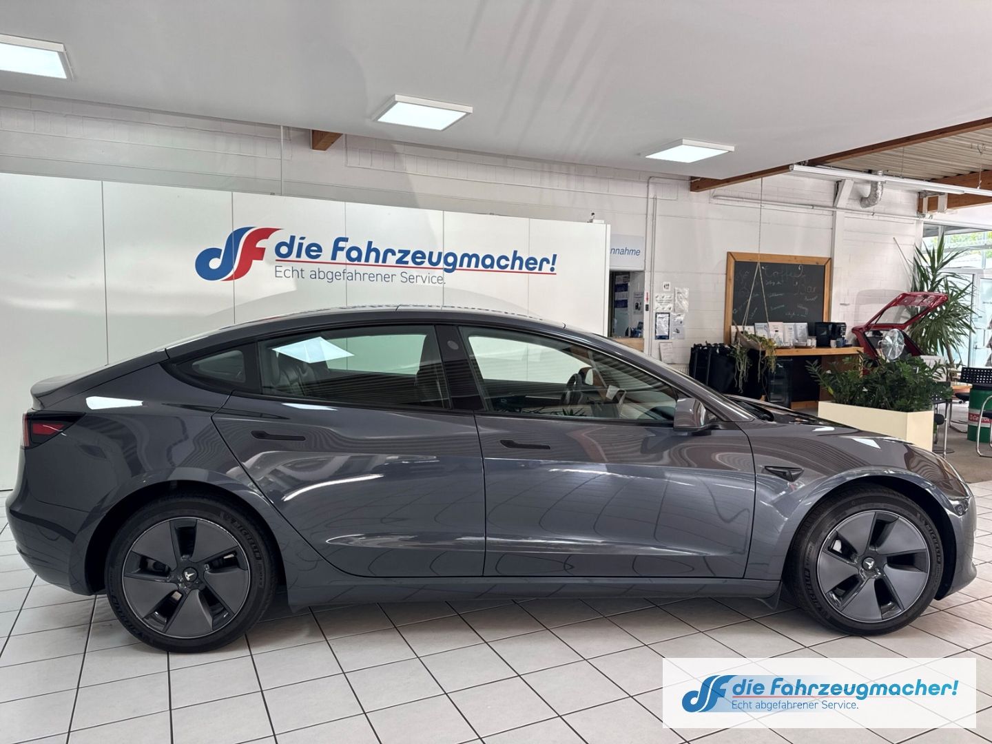 Fahrzeugabbildung Tesla Model 3 Long Range RWD Soundsystem ACC El. Heckk