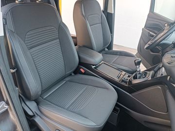 Ford Kuga - 10