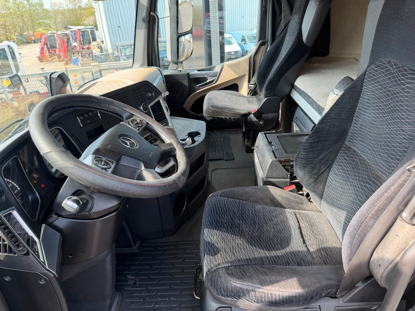 Fahrzeugabbildung Mercedes-Benz Actros 2545 L 6x2 Retarder Schiebeverdeck