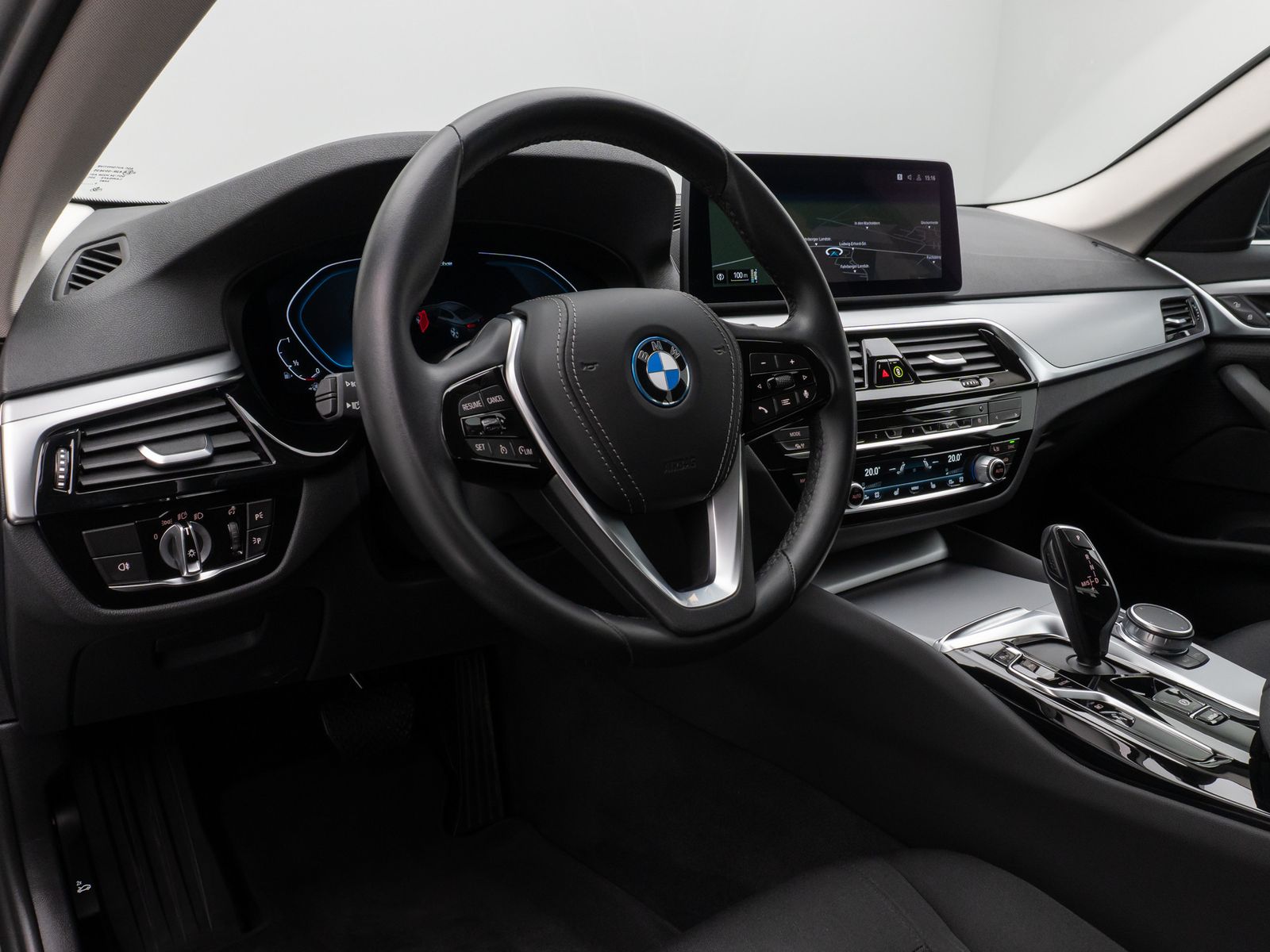 Fahrzeugabbildung BMW 520e Kamera DAB Sport Klima-4Zonen Alarm ParkAss