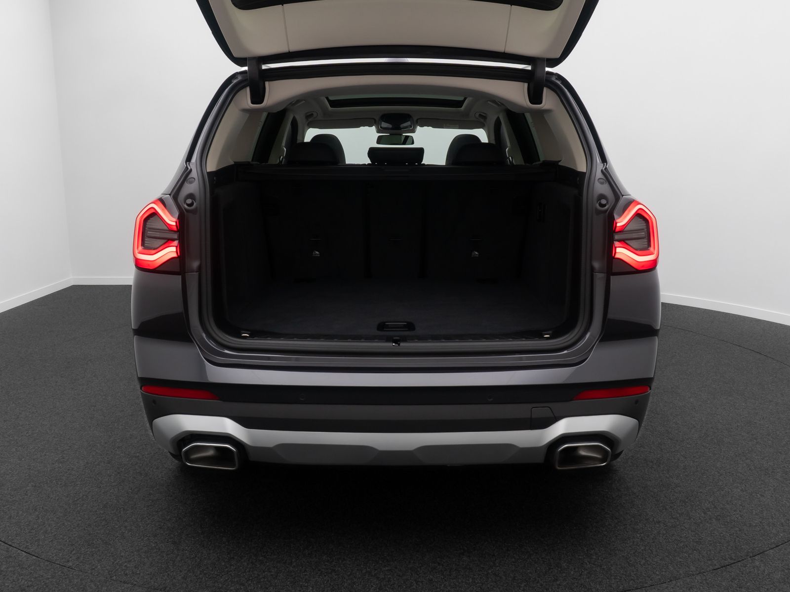 Fahrzeugabbildung BMW X3 xD30i  DAB Kamera HiFi AHK Panorama Laser 19"