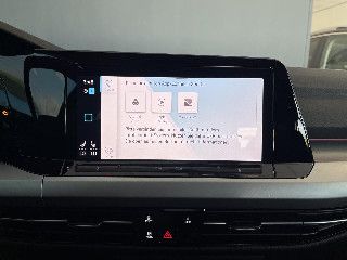 Fahrzeugabbildung Volkswagen Golf VIII Life eTSI DSG Navi LED