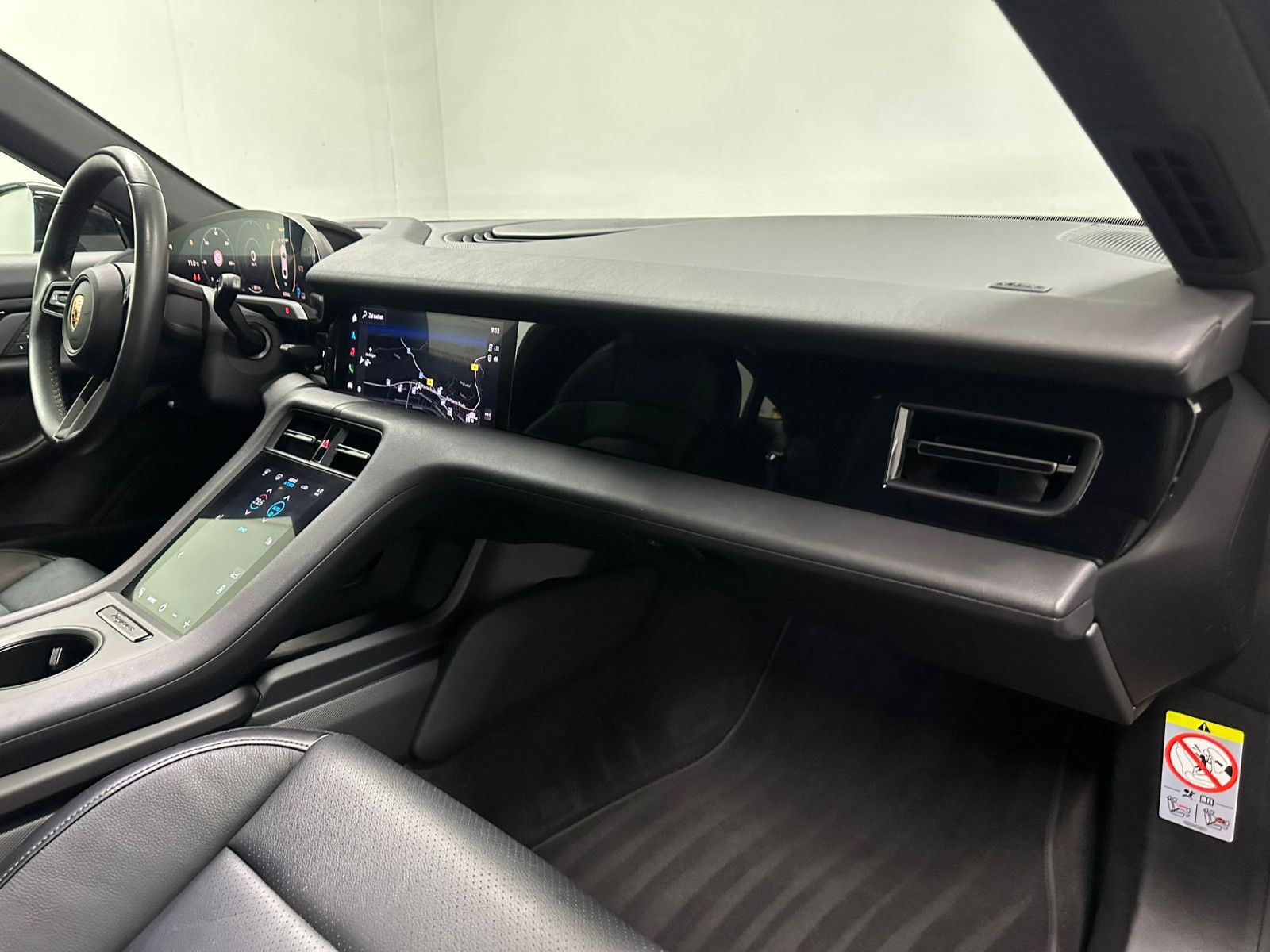 Fahrzeugabbildung Porsche Taycan  *LED*KLIMA*NAVI*SH*