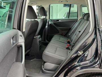 Volkswagen Tiguan - 10