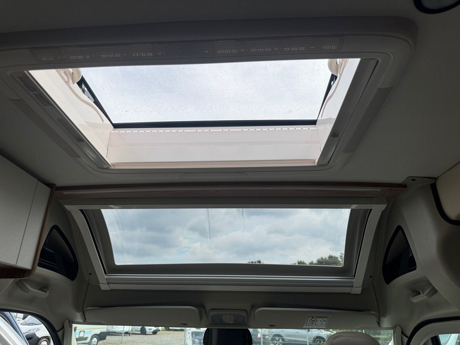 Fahrzeugabbildung Karmann Dexter DE 580 140 PS / Concept Paket
