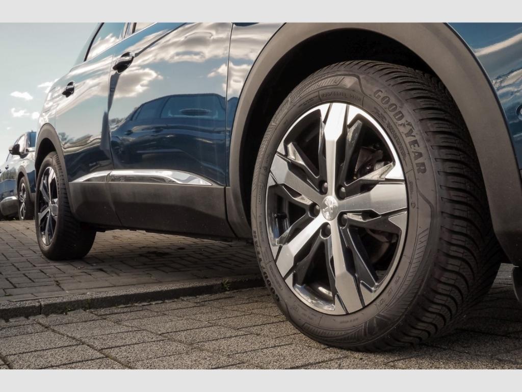 Peugeot 3008 GT Voll-LED RückKam ab.AHK Navi Allwetter
