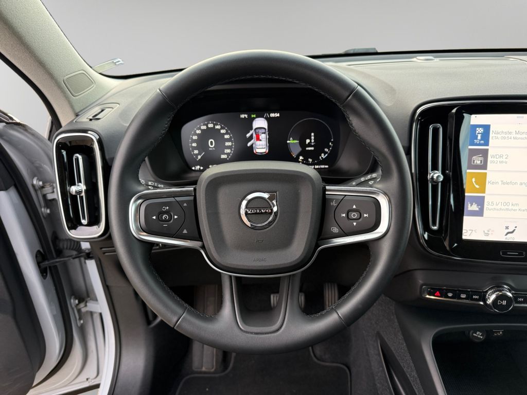 VOLVO XC40 T4 Recharge DKG Core, AHK, Winter-P. VOLVO XC40 T4 Recharge DKG Core, AHK, Winter-P.