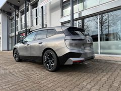 BMW iX M60 / SKY LOUNGE / SOFT CLOSE / AHK BMW iX M60 / SKY LOUNGE / SOFT CLOSE / AHK