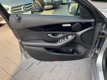 Bild 14 Mercedes-Benz C 200 CGI Automatik Navi PDC SHZ