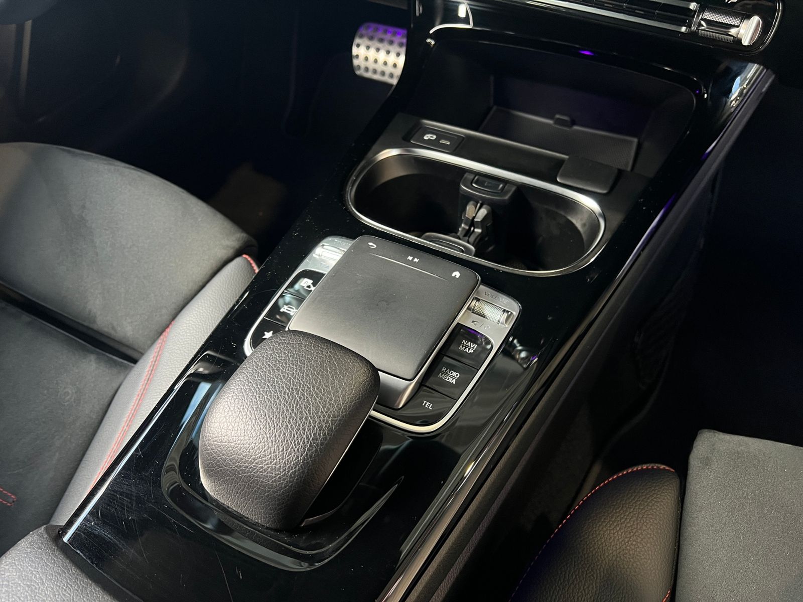 Fahrzeugabbildung Mercedes-Benz A 250 AMG RFK LED Ambiente