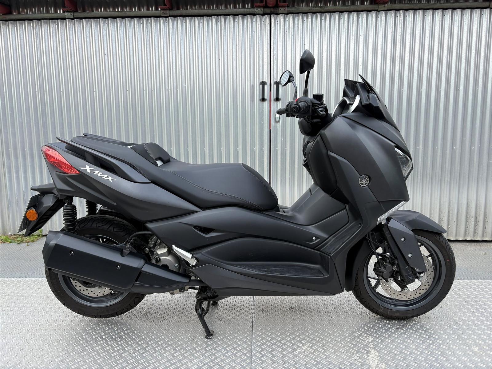 Yamaha XMAX 300 wenig km; Top Zustand