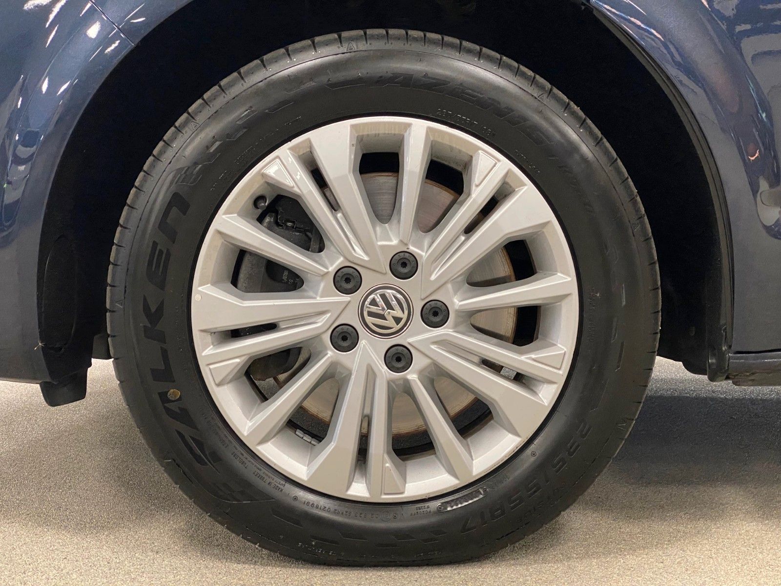 Fahrzeugabbildung Volkswagen T6.1 Multivan Generation Six+ALLRAD+DSG+7 Sitze+