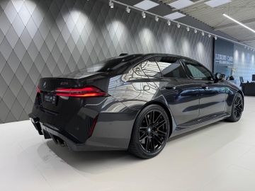M5 2025 GREY CERAMIC BRAKE CARBON PANORAMIC