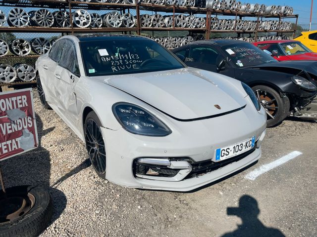 Porsche Panamera 4S 2.9i V6 560 E-Hybride / GS103