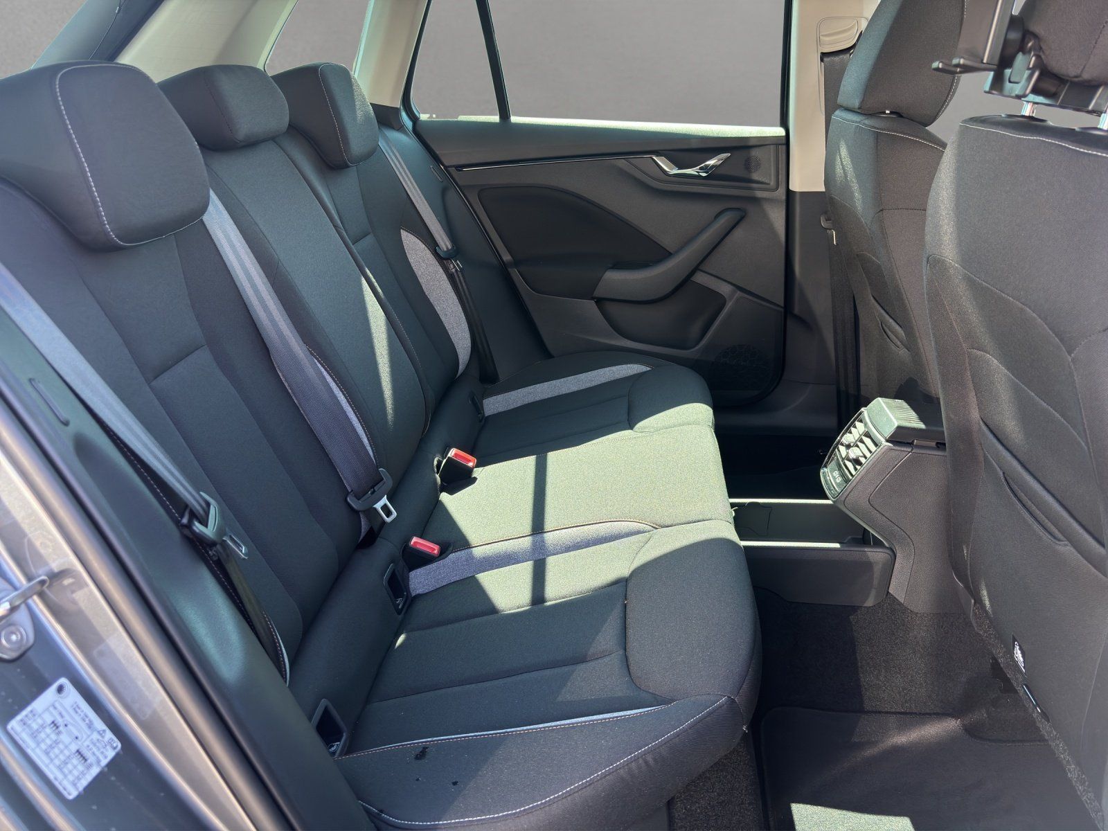 Fahrzeugabbildung SKODA Kamiq Balance 1,0 TSI 85 kW DSG AHK/MATRIX/ACC/