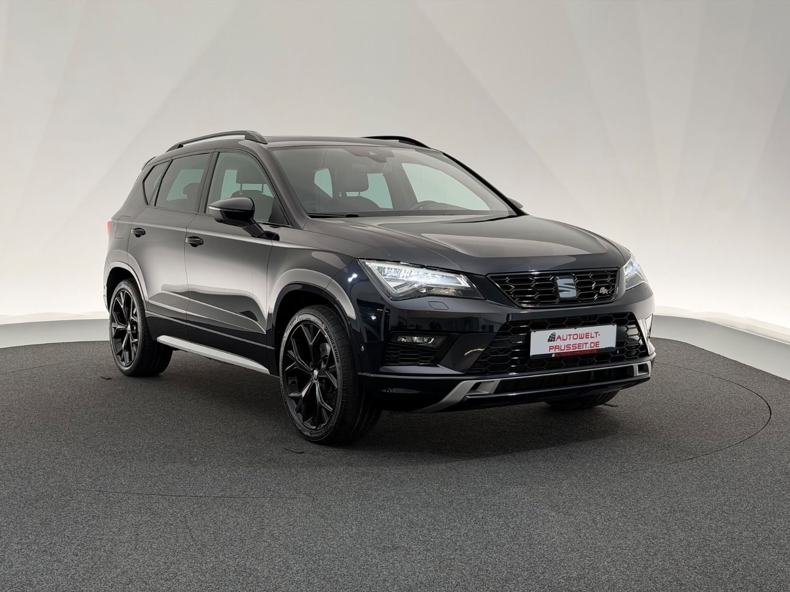 Gebrauchtwagen Seat Ateca Ateca 2.0 TSI 4Dr.*FR*LED-PANO-AHK-ACC-KESSY-18" in Künzell