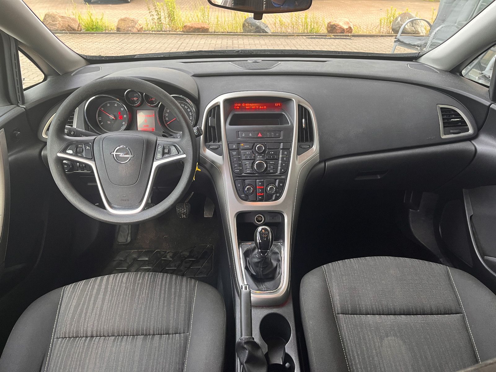 Fahrzeugabbildung Opel Astra J ST Selection 1.3 CDTi leichter Frontsch.