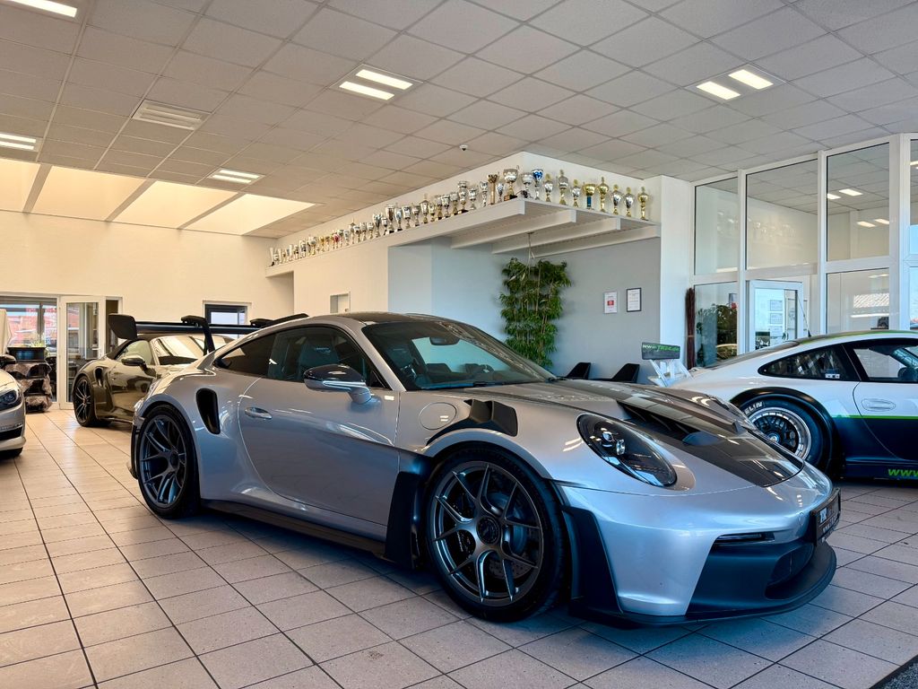 Image of Porsche 992