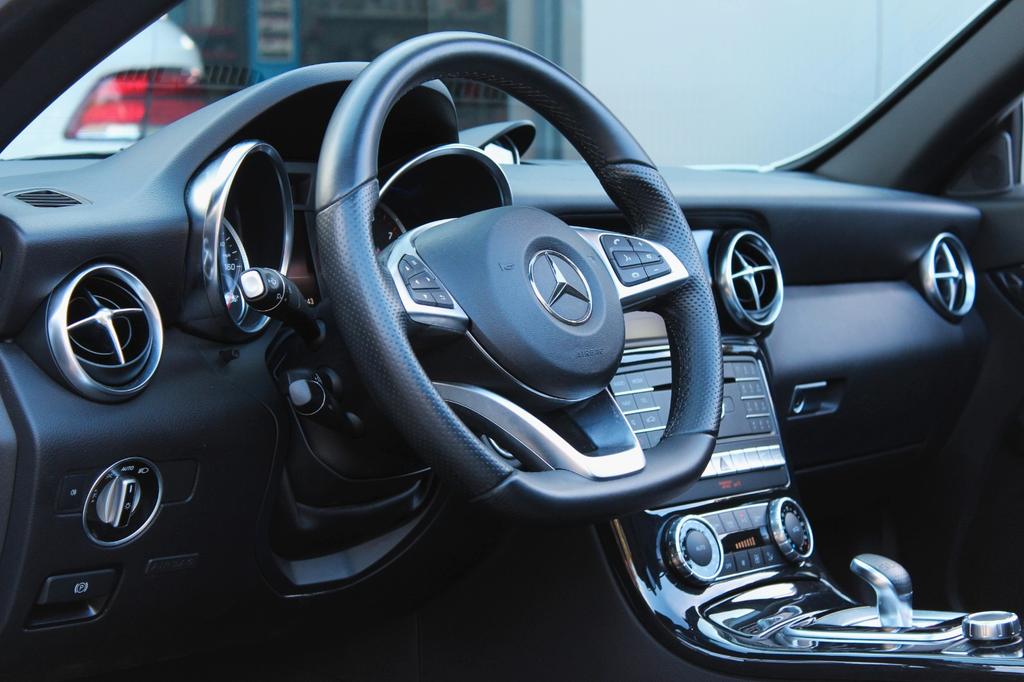 Mercedes-Benz SLC 300