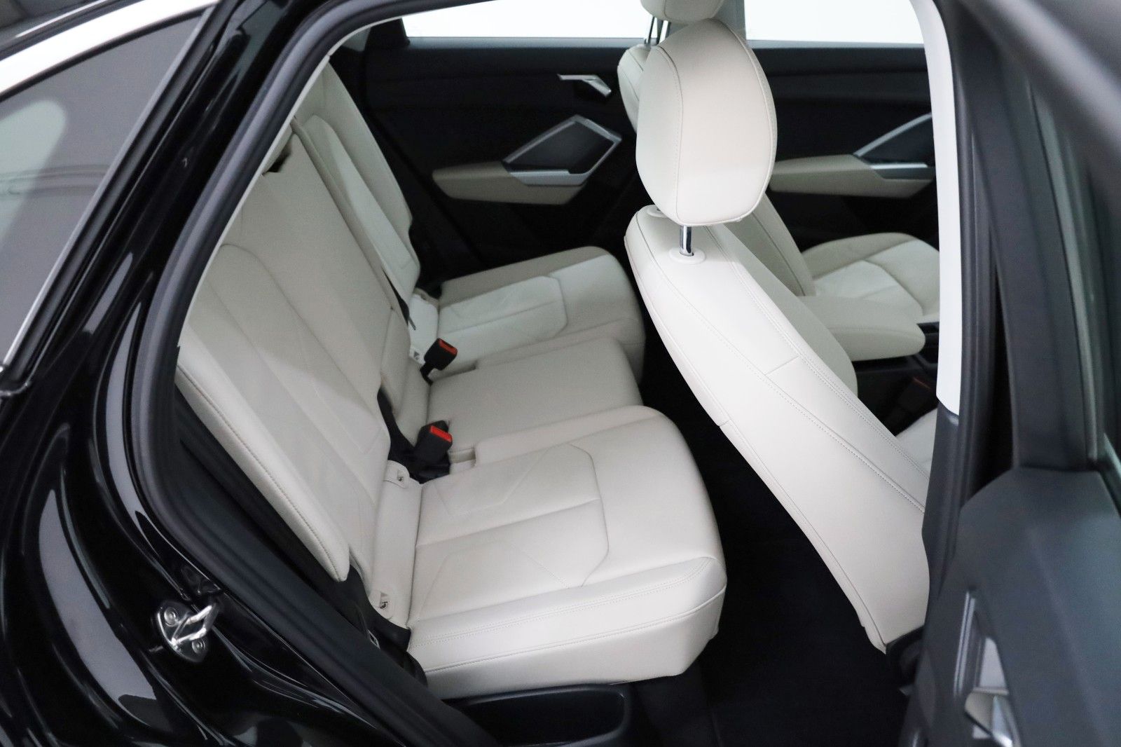 Fahrzeugabbildung Audi Q3 Sportback S line, Leder,Navi,LED,SH,Kamera