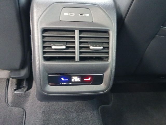 Passat Variant 2.0 TDI DSG ELEGANCE IQ.LIGHT+AHK