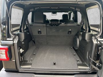 Jeep WRANGLER MY25 Sahara 4x4 AT8 Kam.+KeyLess+LED+LM