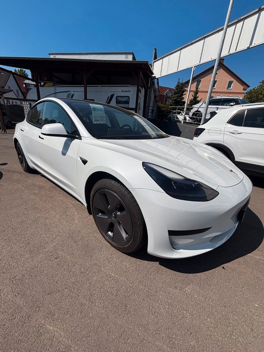 Tesla Model 3 Standard Range Plus RWD foto 4