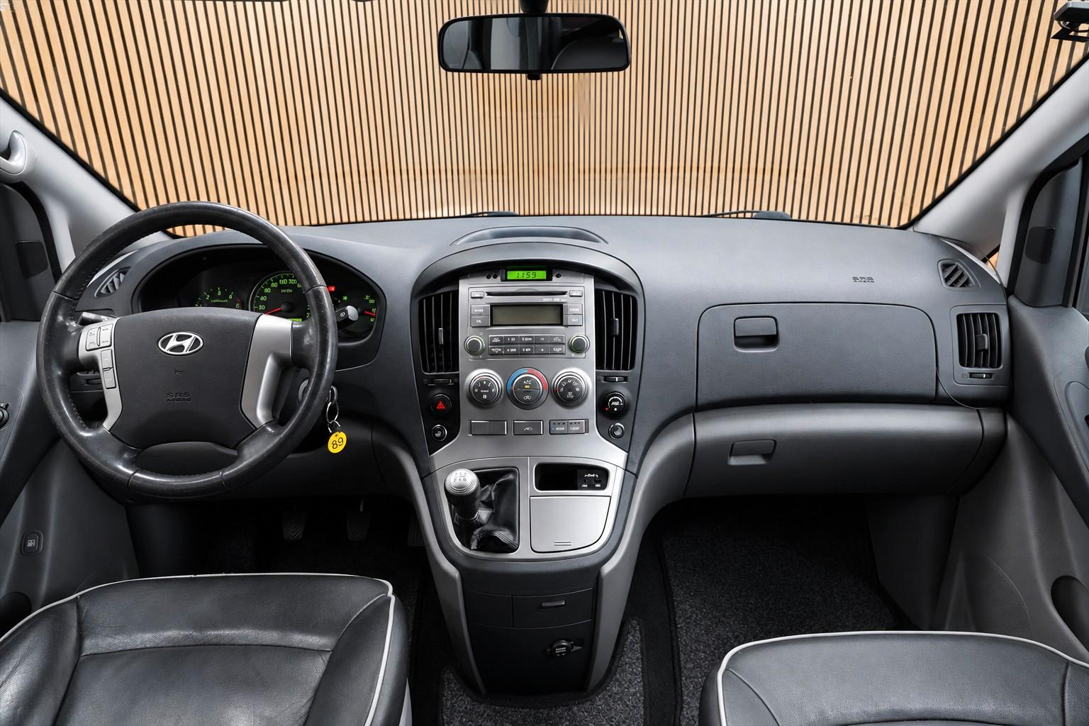 Hyundai H-1 2.5 CRDi Travel Premium +8-SITZER+LEDER+SHZ+