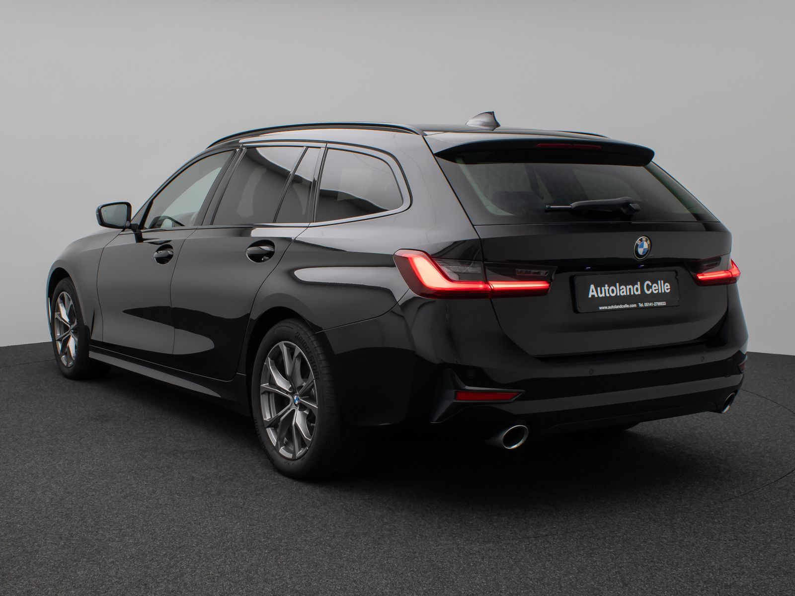 Fahrzeugabbildung BMW 320d Sport Line DAB Laser HUD Cockpit+ Komfort