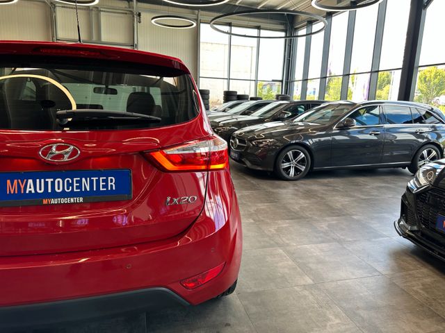 Hyundai ix20*TÜVSERVICE:NEU*SitzLenkradHZ*NAV*TEMPO*PD