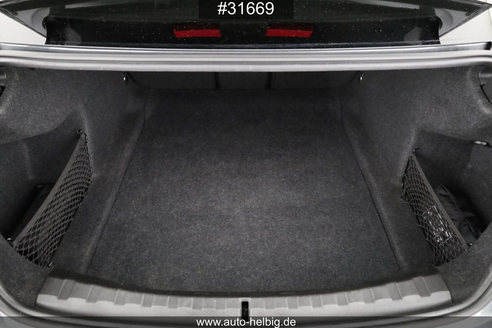 BMW 320 d lim Sport Line #18Z#Sensatec#HiFi#SHZ#Alar