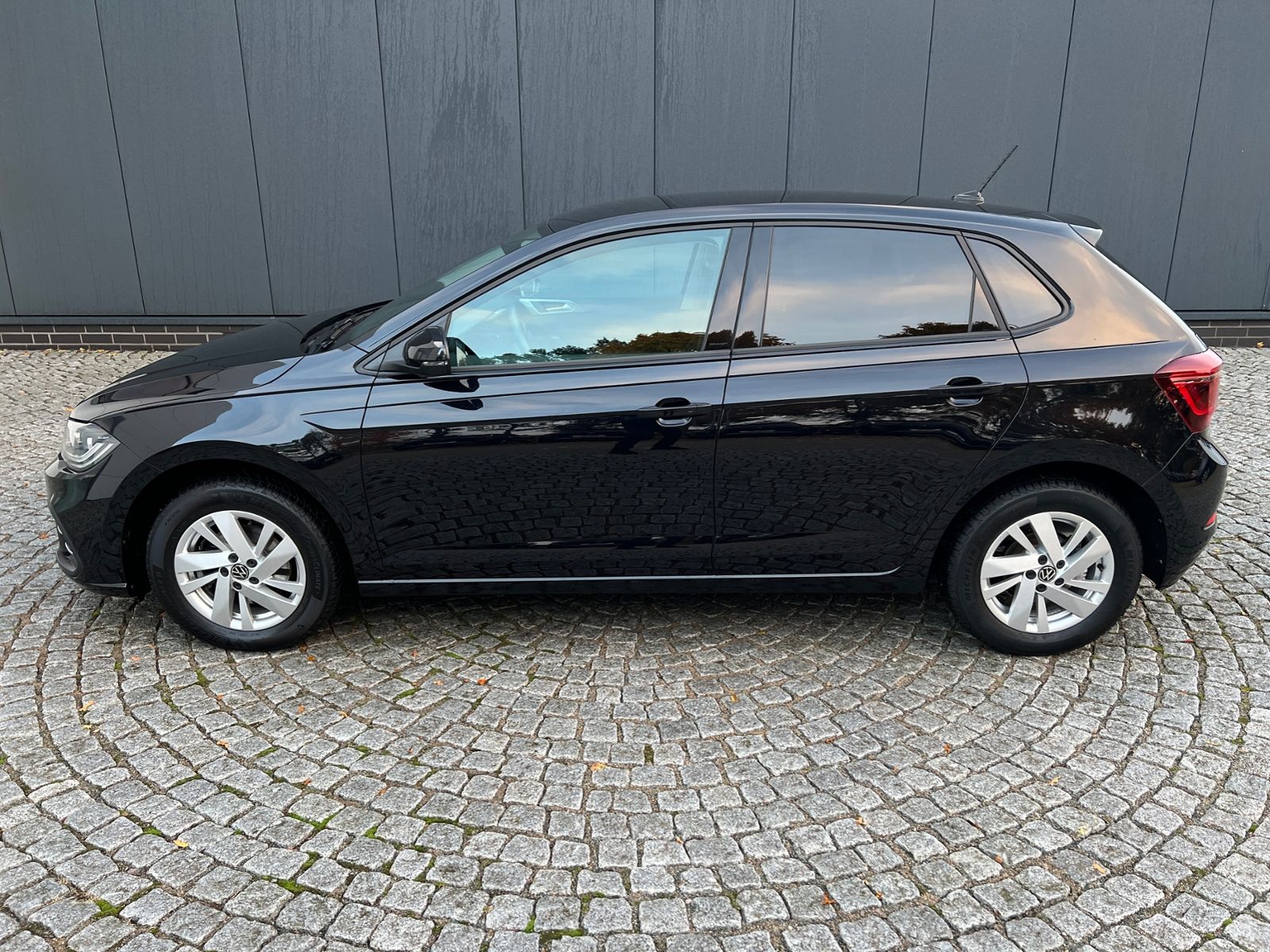 Fahrzeugabbildung Volkswagen Polo Style 1.0 TSI DSG *IQ.Drive-Paket, IQ.Light