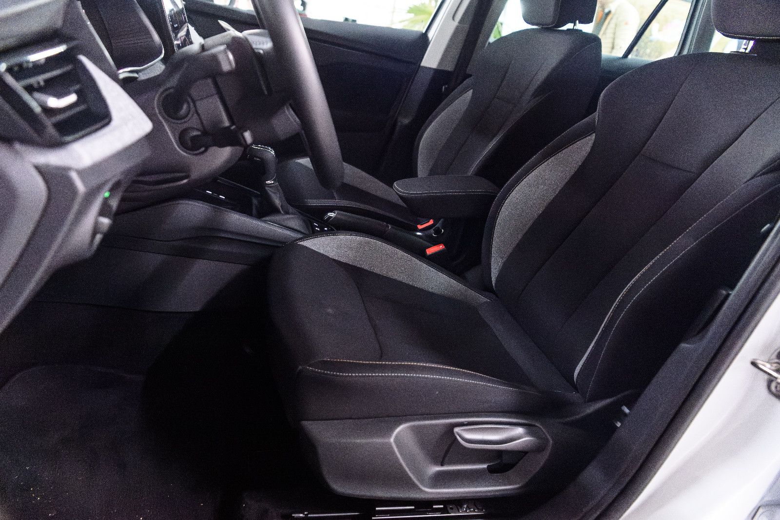 Fahrzeugabbildung SKODA Kamiq TSI Selection +RFK +SZH +LED +AHK
