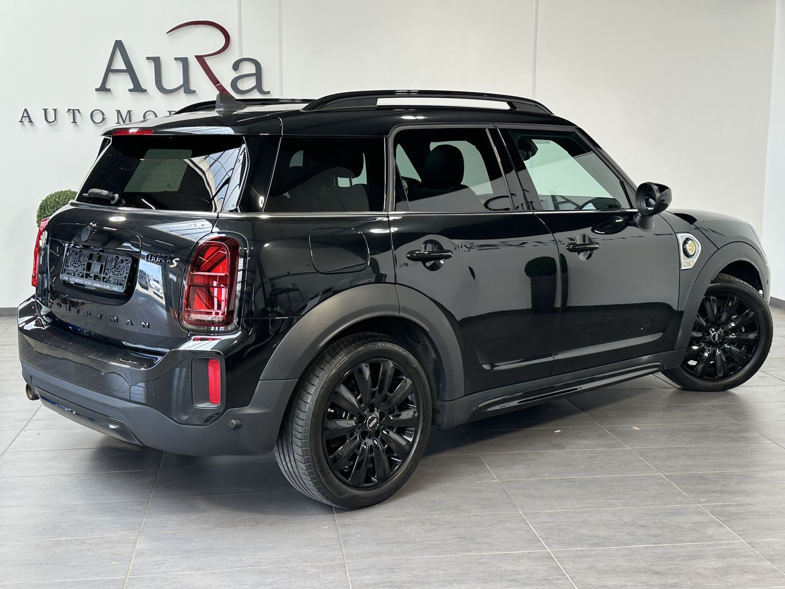 Fahrzeugabbildung MINI Cooper SE Countryman All4 Black NAV+LED+KAM+PANO
