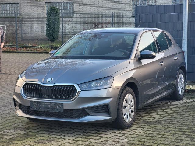 Skoda Fabia 1.0 MPI 80 PS DAB Einparkhilfe Sitzheizung