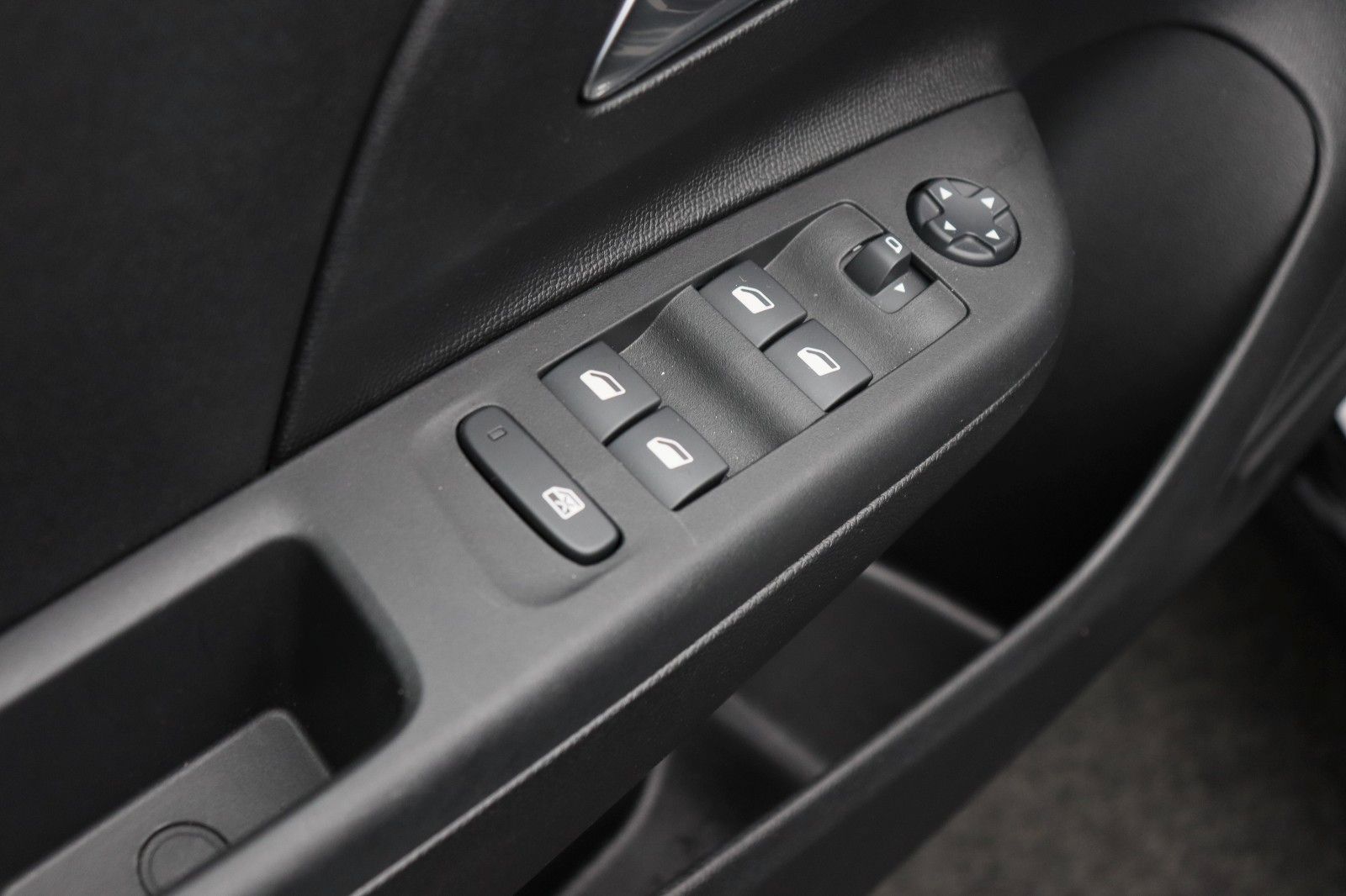 Fahrzeugabbildung Opel Corsa 1.2 F