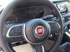 Fahrzeugabbildung Fiat Tipo Kombi Easy 1.0