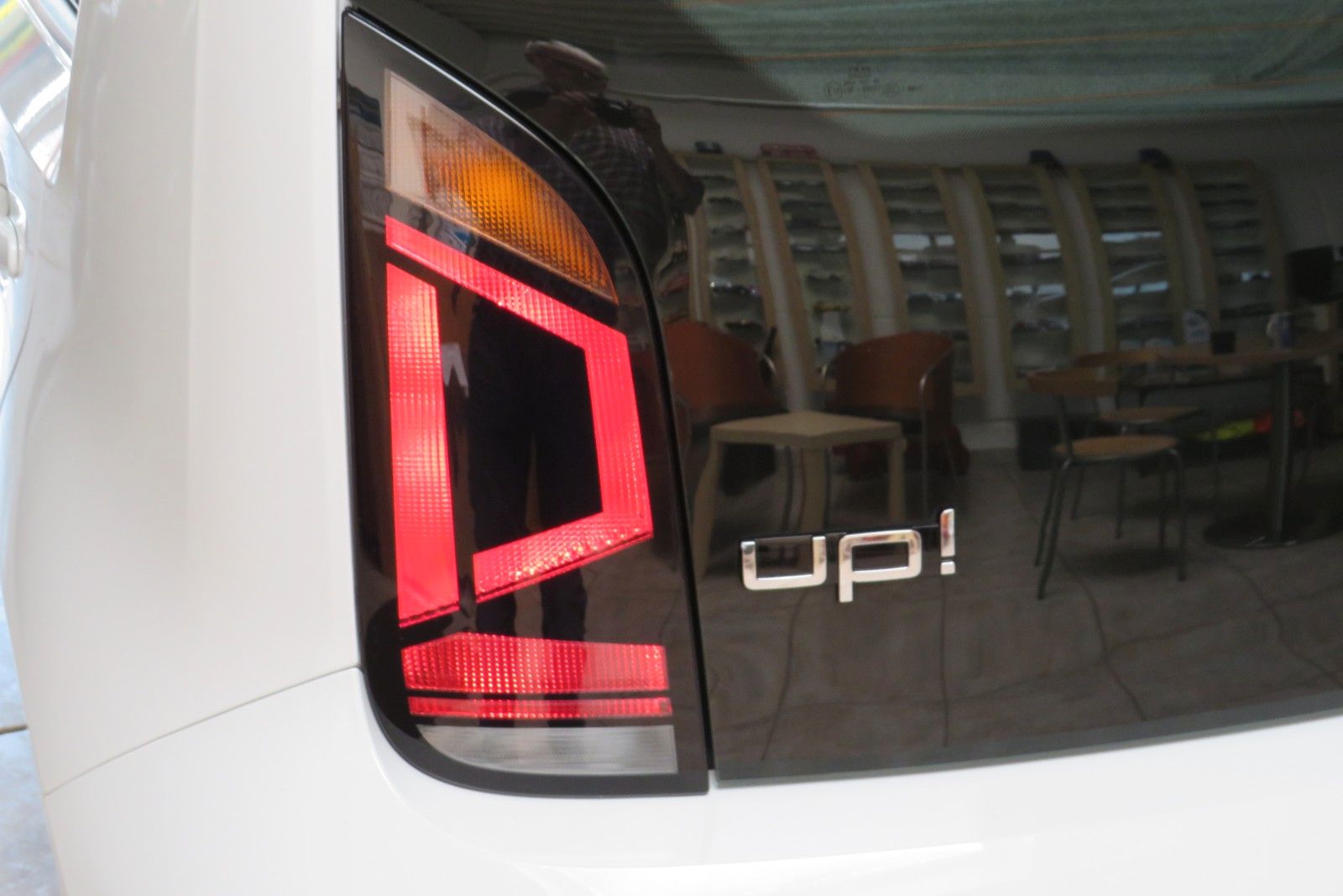 Fahrzeugabbildung Volkswagen up! 4 TÜREN KLIMA TELVOR DAB KAMERA PDC GRA 1.H
