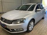Volkswagen VW Passat 2.0 TDI Comfortline ZahnriemenNEU NAVI - Volkswagen Passat aus 2012: Kombi