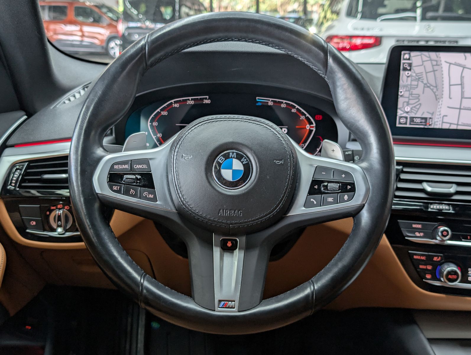 Fahrzeugabbildung BMW 520d M Sport MHEV LEDER HUD AMBI LED APP 4xSHZ