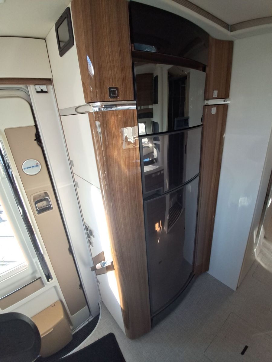 Fahrzeugabbildung Eura Mobil Integra 890 QB SAT,2xTV,2xSolar,Klimaanlage,RK